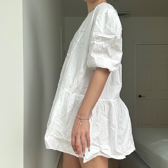 WHITE PUFFY DRESS - Picture 2 of 6